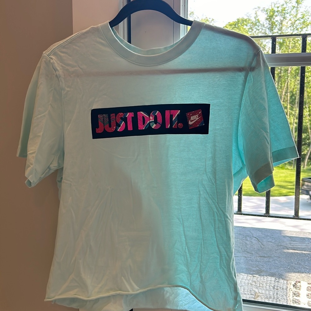 Nike Cropped Just Do It T-Shirt Size Medium